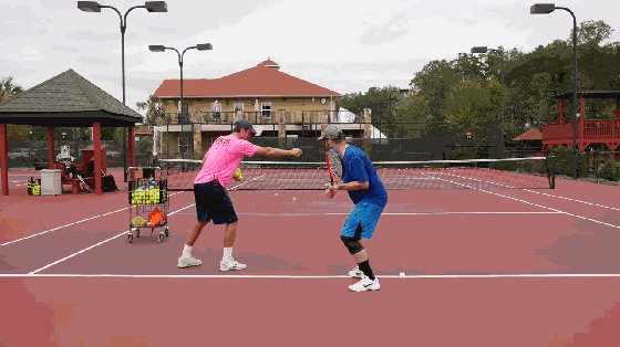 别让反手成为你的弱点，5种基本的网球双反练习方法你应该知道！