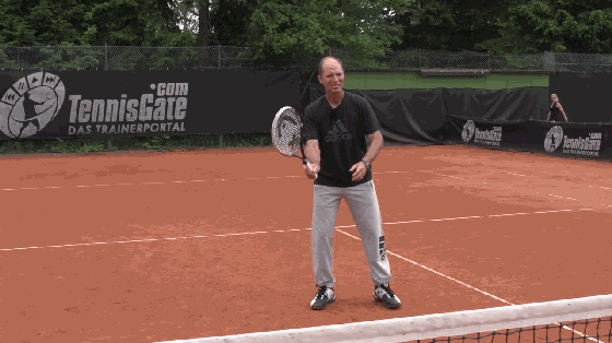 一个简单练习，掌握网球卸力截击放小球技巧，solo全场！