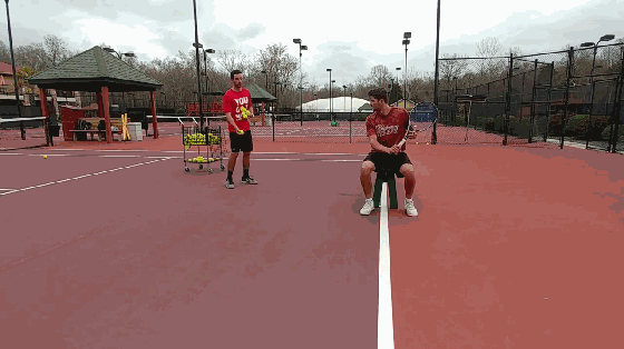 网球单反怎么发力？坐着练习效果更好！