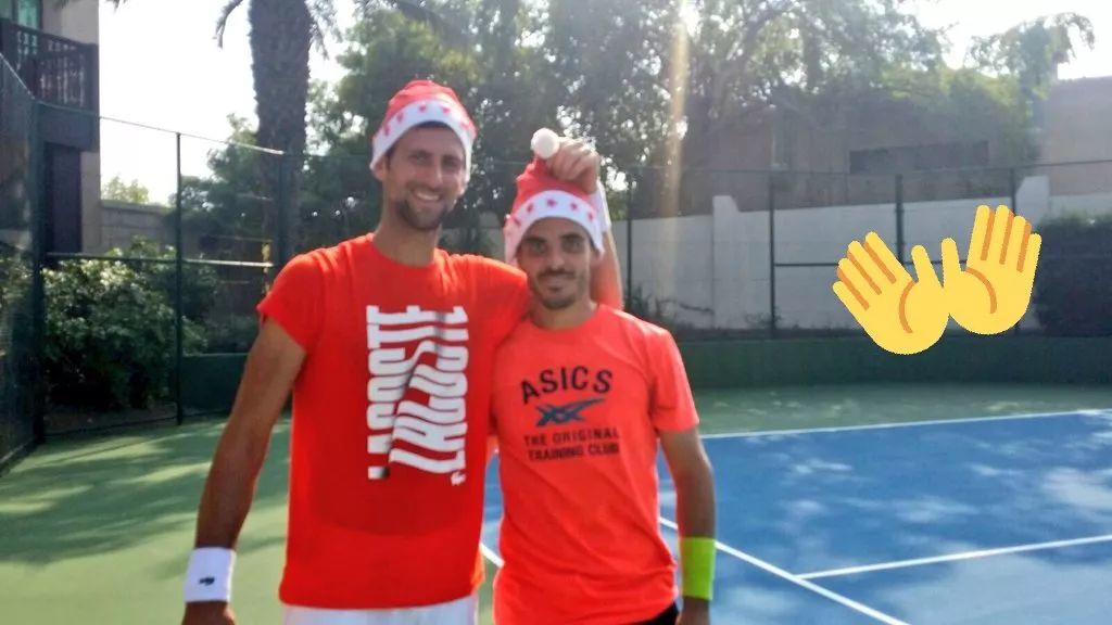 @微信官方，麻烦给这些网球明星加个圣诞帽，谢谢！