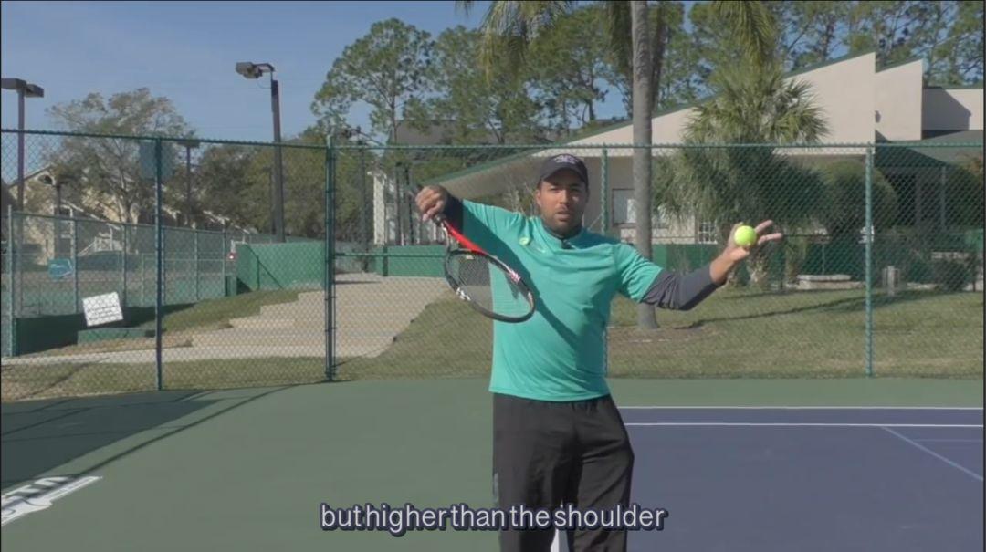 被多数人忽视的肘部动作，其实能让你的网球发球提速一大截！
