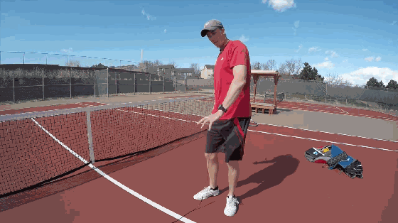 网球正手拍头滞后的正确做法，一个小改变就能加快你的拍头速度！
