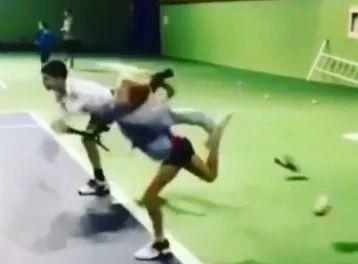 发球练习新方法,鞋子没蹬掉就不是好发球!