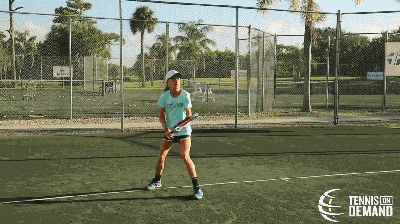 离中国网球界教出下一个李娜，还差花式喂球！