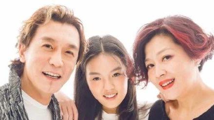 李咏生前爱过的两位“网球女将”