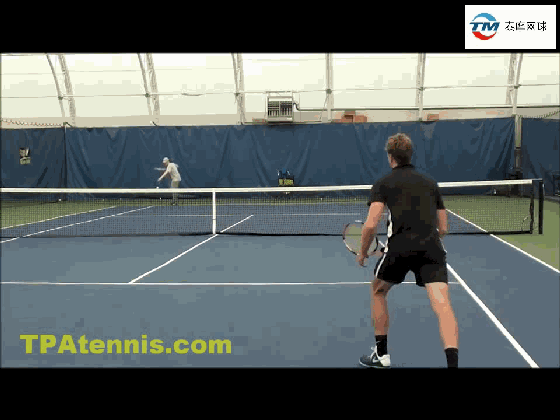 网球职业选手的双打针对性练习：单打半场对战等...