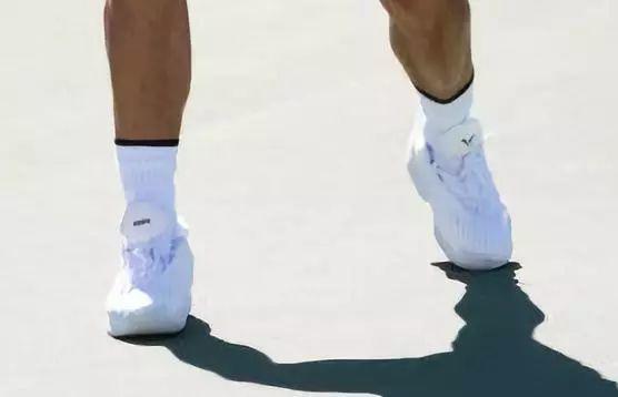 纳达尔试Nike新鞋，带拉链也太酷了吧？