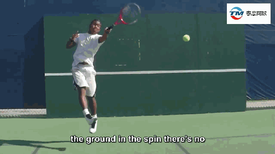 教你一招反向旋转步伐，搞定网球正手后退击球不在话下！
