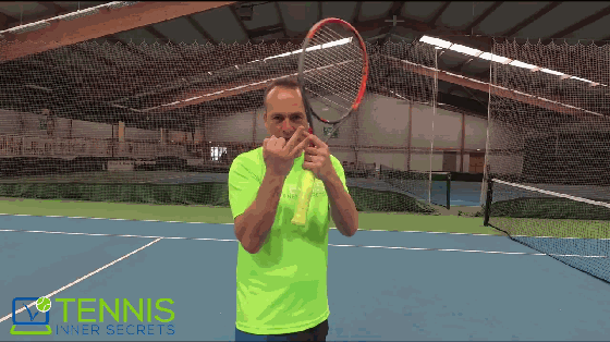 一个很多人不知道的网球截击发力技巧——手指按压法！