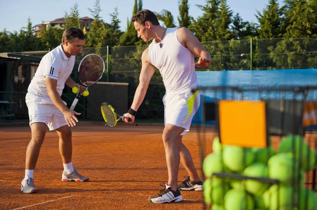 学网球第一步，避免走弯路，如何选择一个好的教练？