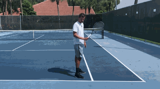 两个网球截击常见错误，看完就知道为什么你老用手臂截击！